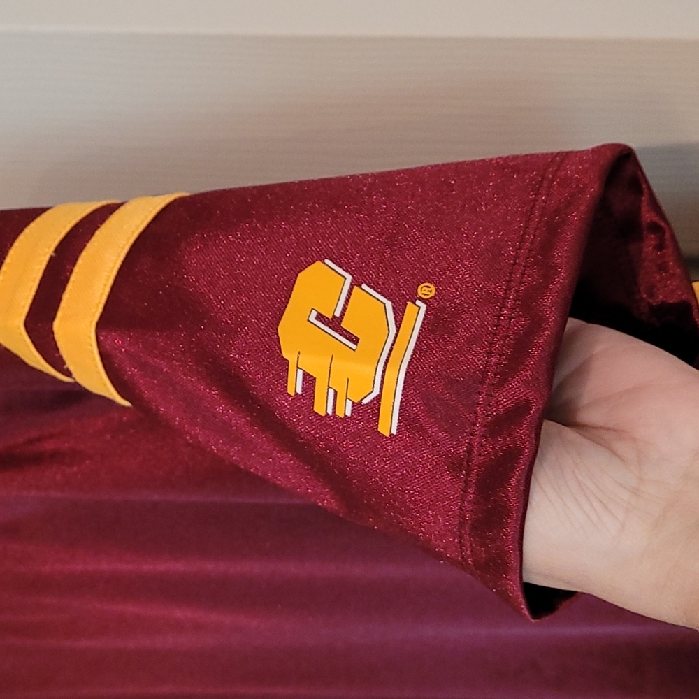 Central Michigan University V-neck Top X-Large - Picture 3 of 9